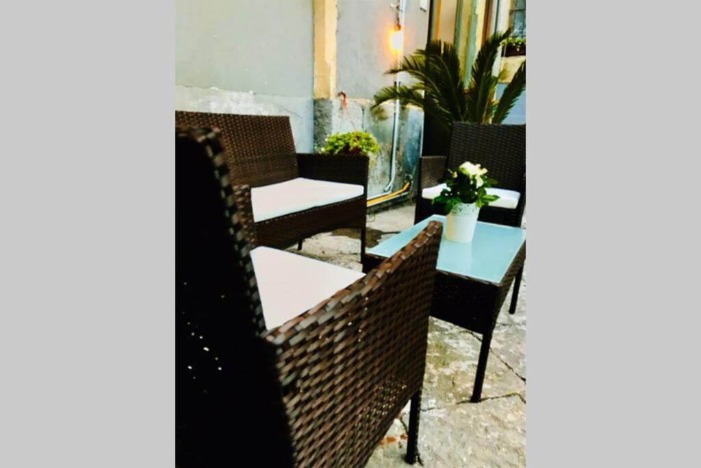 Oli'S Charming House Villa Catania Esterno foto