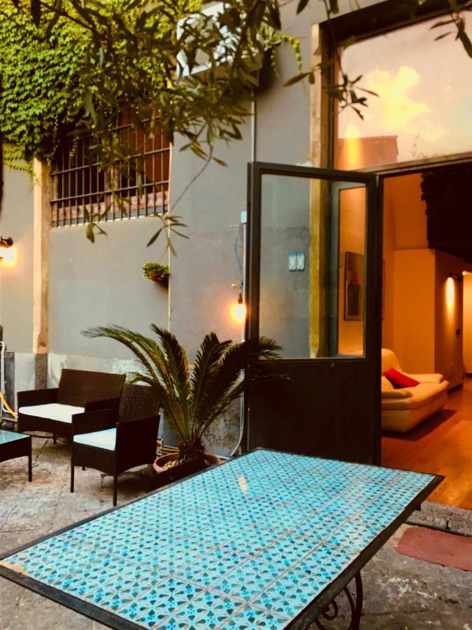 Oli'S Charming House Villa Catania Esterno foto